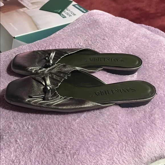 Sam & Libby Silver Mules - Picture 4 of 7